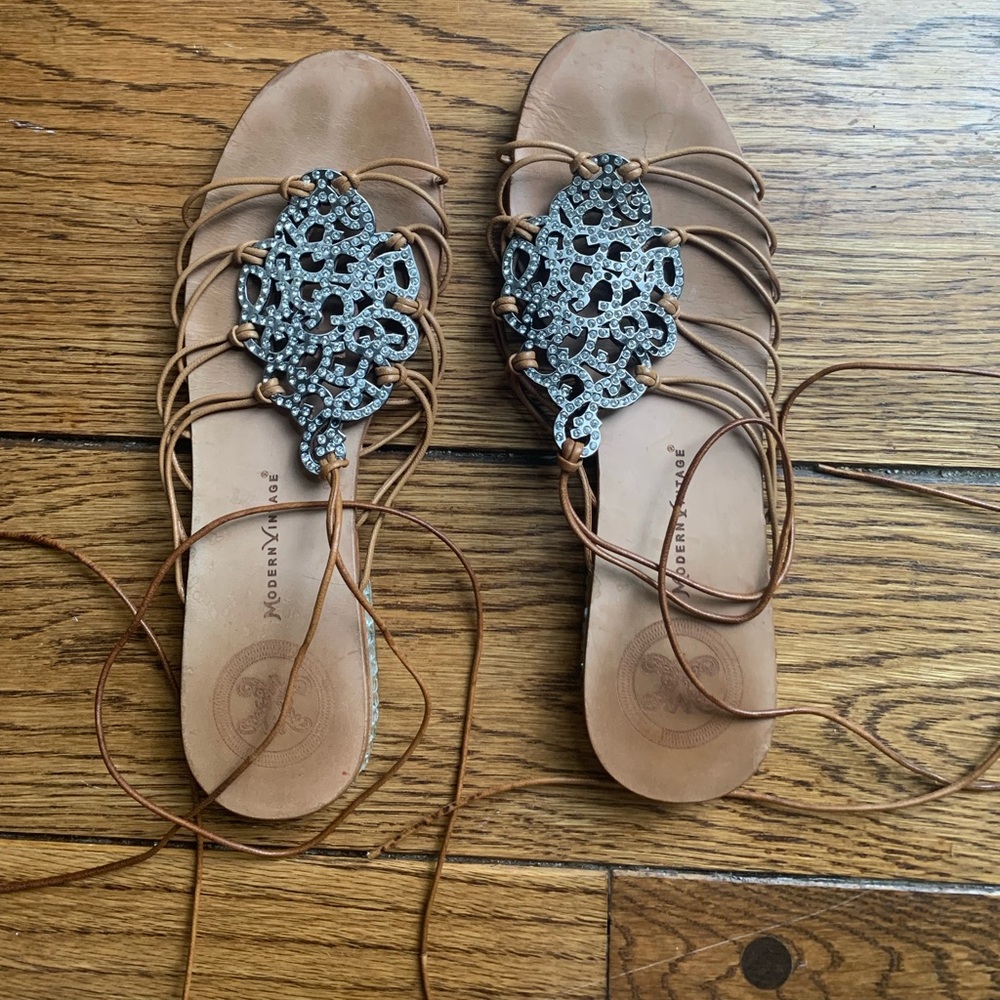 FLATS - Picture 2 of 8